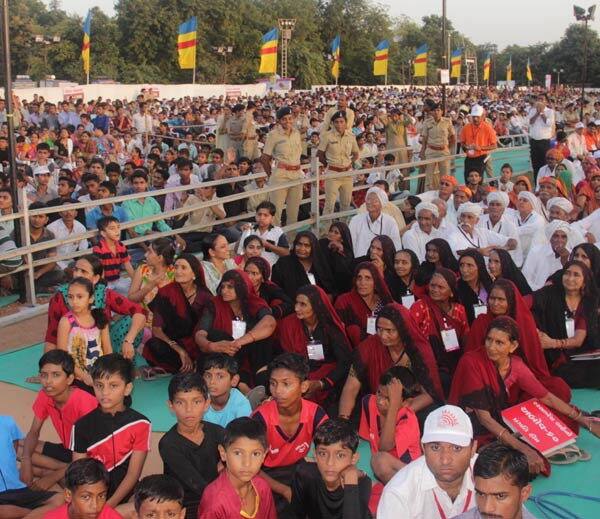 જ્યારે આપના કાર્યકરોને તો વહેલી સવારથી જ ડિટેઇન કરી નજર કેદ રાખવામાં આવ્યા હતા. કુલ 35 જેટલા લોકોની અટક કરી હતી.સરકારની આ કાર્યવાહી સામે ભારે આક્રોશ વ્યક્ત કર્યો હતો.