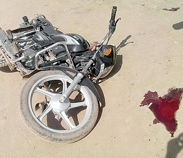 પોલીસને પ્રાથમિક તપાસમાં જાણવા મળ્યું છે કે, રામસંગભાઈ અને નરેન્દ્રની માતાને અનૈતિક સંબંધો હતો. જેની જાણ નરેન્દ્રને થતાં તેણે માતા સાથે ઝઘડો કર્યો હતો અને આ પછી તેમની વચ્ચે અબોલા થઈ ગયા હતા. દરમિયાન નરેન્દ્રએ પોતાના મિત્રો સાથે મળીને રામસંગભાઈને ઠાર કરવાનું કાવતરું ઘડી કાઢ્યું હતું. જેને ગઈ કાલે અંજામ આપ્યો હતો.