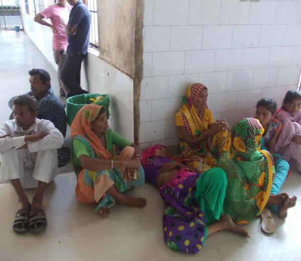 અરવિંદે રસ્તામાંથી પેટ્રોલ લીધું અને છબનપુર પાસે આવ્યા ત્યારે ભલાભાઇ ઉંઘમાં હોવાથી મારૂતીવાનનો દરવાજો ખોલી પાના વડે ભલાના માથામાં ફટકો મારતાં તે બેભાન થઈ ગયો. પછી અરવિંદે વાનમાં પેટ્રોલ છાંટી ભલાને સળગાવી દીધો હતો. 