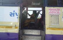 રાજકોટના ગોંડલ નજીક હાઈવે પર દરવાજા વગરની એસટી બસ કેમેરામાં થઇ કેદ