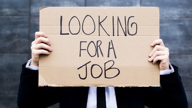 कोरोना की दूसरी लहर में तेजी से बढ़ रही बेरोजगारी, एक ही सप्ताह में लगभग दोगुनी हुई