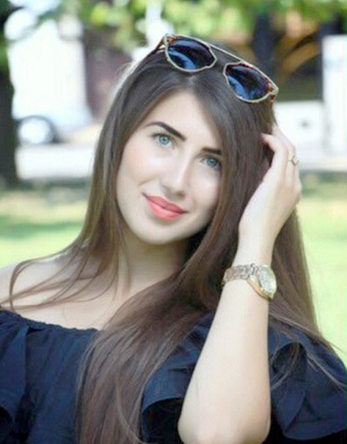 આ રશિયન વિદ્યાર્થીનીએ વિદેશમાં ભણવા માટે વર્જિનિટીની હરાજી કરી, જાણો કેટલી લાગી બોલી