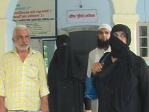 કેજરીવાલ-અખિલેશ મેરી જેબ મેં હૈં, કોઈ કુછ નહીં બિગાડ સકતાઃ ક્યા ફિલ્મી સ્ટારે આ ડાયલોગ ફટકારી મહિલા પર ગુજાર્યો અત્યાચાર 