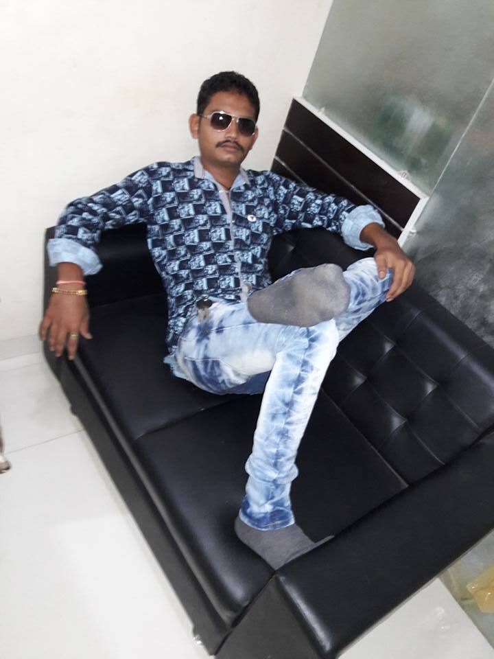 આ કેસમાં ગણેશ ગોયાણીના પુત્ર ગોલ્ડન અને કોમલની પણ ધરપકડ કરવામાં આવી છે. અત્યારે તેમને પિતાની અંતિમવિધિ કરવા માટે ત્રણ દિવસના જામીન અપાયા છે. આ મર્ડરમાં સંડોવાયેલી કોમલ ગોયાણી લેડી ડોન તરીકે ઓળખાય છે.