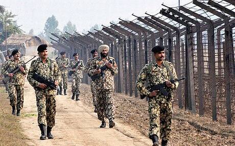 તેમણે કહ્યું કે હિન્દુસ્તાનીઓ શાંતિ અને અમનમાં જીવન ગુજારે છે તેનો પાકિસ્તાન એવો અર્થ ના કાઢે કે તેમના હૂમલાનો જવાબ નહીં મળે. આવું સમજનાર પાકિસ્તાન હૂમલો કરવાની કોશિષ કરશે તો ભારતમાં રહેતાં22 કરોડ મુસલમાનો દેશની રક્ષા માટે સરહદ ઉપર આગળ ઉભા રહેશે.