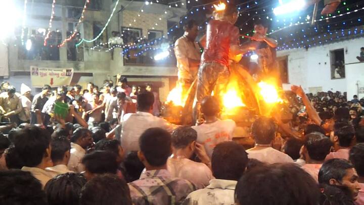 આ ક્રાંતિકારી નિર્ણયથી અગાઉ ગામની શેરીઓમાં રીતસર ઘીની નદી વહેતી હતી તે દૃશ્ય હવે ભૂતકાળ બની જશે. આ વખતે પણ બાધા પૂરી કરવા અને માતાજીની પલ્લીનાં દર્શન કરવા મોટી સંખ્યામાં ભક્તો ઉમટી પડશે. હૈયેહૈયુ દળાય તેટલી ભાવિકોની ભીડ વચ્ચે જય જય વરદાયિનીનાં જયઘોષથી ગગન ગુંજી ઉઠશે.