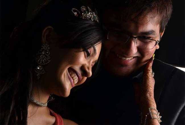 વેલ્સીની દીકરી વેલ્સીના ખોળામાં હતી ને દર્શિતની હત્યા કરાઈ હતી. વેલ્સીએ દર્શિતના લોહીના ડાઘ અગરબત્તીથી સાફ કરવાની કોશિશ કરી હતી. પ્રેમી સુકેતુ તથા ડ્રાઈવર ધિરેન્દ્રસિંહ ભાગી જાય તેની રાહ જોતી તે ઠંડે કલેજે બેસી રહી. પછી લૂંટ થઈ હોવાનું નાટક કરીને બૂમાબૂમ શરૂ કરી હતી. 