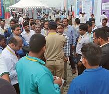 મોદી બનવા નિકળેલા સૌરભ પટેલ ઉંધા માથે પછડાયા, સ્વિચ એક્સ્પોના ઉદઘાટનમાં બોલ્યો હુરિયો, લાઈટ જતી રહેતાં ધજાગરા