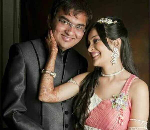 ચાર્જશીટમાં વેલ્સી અને સુકેતુની ક્રૂરતા બતાવતા ક્રાઇમસીનના 80 ફોટોગ્રાફ્સ, સુકેતુ-ડ્રાઇવરની મૂવમેન્ટના ક્રાઇમ એન્ડ કંટ્રોલ રૂમમાંથી લીધેલા 19 ફોટો અને કેમેરાના 13 ફૂટેજ મૂક્યા છે. તપાસ દરમિયાન કાવતરું રચી દિશીતની હત્યા કરાઇ અને ત્યાર બાદ પુરાવા નાશ કરાયાનું બહાર આવતાં પોલીસે તેની કલમ ઉમેરી હતી.