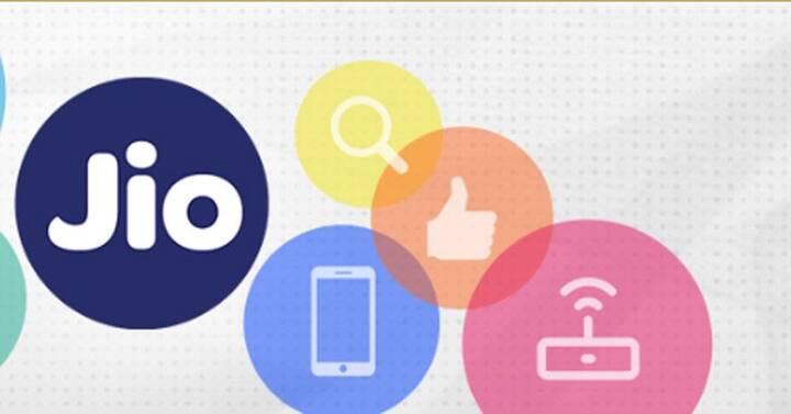 હાલમાં જીયો નેટવર્ક પર તમામ 4જી સપોર્ટેડ આઈફોન યુઝર્સને આ ઓફર 31 ડિસેમ્બર 2016 સુધી મળશે. ત્યાર બાદ એટલે કે 1 જાન્યુઆરીથી આ તમામ નવા આઈફોન યુઝર્સને 1499 વાળો જીઓનો પ્લાન સંપૂર્ણ ફ્રી મળશે.