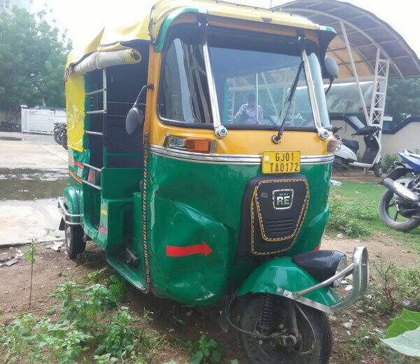 સેક્ટર-1ના સંયુક્ત પોલીસ કમિશનર રાજીવ રંજન ભગતના જણાવ્યાનુસાર ફારુક વિરુદ્ધ ટ્રાફિક પોલીસ સ્ટેશનમાં અકસ્માત મોત અને દારૂની હેરાફેરી, એમ બે ગુના દાખલ કરાયા હતા. ફારુકે દારૂ પીધો હતો કે નહીં તેનું પરીક્ષણ કરાયું હતું. ફારુક વિરુદ્ધ પૂરતા સાંયોગિક પુરાવા મળી જશે તો તેની વિરુદ્ધ 304ની કલમ ઉમેરાશે.