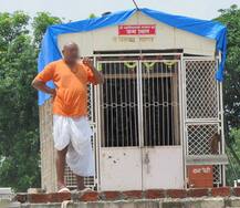 ‘........તો હું સાધુની સેક્સલીલાના ફોટો- વિડીયો પોલીસને આપીશ, સ્વામીનારાયણ સાધુઓનાં કરતૂતો ખુલ્લાં કરીશ’