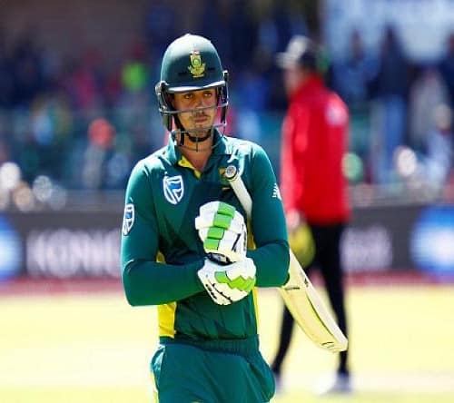 ટૉસ જીતીને પહેલા બેટિંગ કરવા ઉતરેલી સાઉથ આફ્રિકાન ટીમની શરૂઆત સારી નહોતી રહી. આફ્રિકાની શરૂઆતની ત્રણ વિકેટ સસ્તામાં પડી ગઇ હતી. ઓપનર બેસ્ટમેન હાશિમ આમલા 25, ક્વિંટન ડી કૉક 12 અને કેપ્ટન ડૂ પ્લેસી 11 (52) સ્કોર પર આઉટ થઇ ગયા હતા.