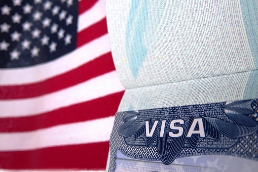 US Visa New Rule Good News For Those In US On Business Tourist Visa B-1 B-2 USCIS Know Details US Visa New Rule : अमेरिकेत नोकरी मिळणं झाले सोपं, टुरिस्ट व्हिसावर मिळू शकतो जॉब