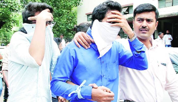 રીમા છેલ્લાં 15 વર્ષથી અમદાવાદમાં જ રહે છે અને તેનાં લગ્ન એક બિઝનેસમેન સાથે થયાં હતાં. રીમાના પરિવાર વિશે આ સિવાય બીજી કોઈ માહિતી ઉપલબ્ધ નથી પણ તેના પતિએ પણ દેવાળું ફૂંક્યું હોવાની માહિતી પોલીસને મળી છે.