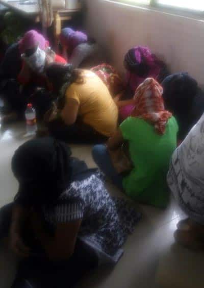 પોલીસે આજે મણિગનરમાં આવેલા ચક્રહીલીંગ મસાજ પાર્લર, જવાહર ચોક ચાર રસ્તા પાસે આવેલા કુપર સ્પા, લેમન સ્પા, ન્યુ ખુશી સ્પા, લોટસ સ્પા, ઓસીની સ્પા, ઓર્ગેનિક સ્પા, ખુશી સ્પા, ગંગા સ્પા, મેઝીક લુક સ્પા, થાઈ ઇમ્પિરિયલ સ્પા, હવાના હેલ્થ સ્પા, લકી બ્યુટી પાર્લર પર પોલીસે રેડ કરી હતી. આ રેડ દરમિયાન 31 યુવતીઓ અને સાત સંચાલકોની ધરપકડ કરવામાં આવી હતી. 