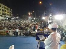 સુરતઃ કેજરીવાલે હાર્દિક પટેલને ગણાવ્યો દેશનો સૌથી મોટો દેશભક્ત, વિરોધ કરી રહેલા લોકોની પોલીસે કરી અટકાયત