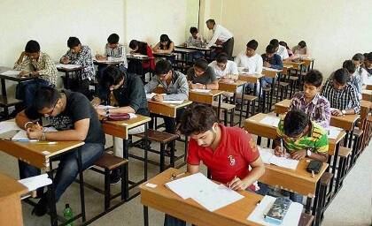 સરકારનો નવો ફતવો, સરકારી નોકરીની પરીક્ષામાં પાંચ કલાક વહેલા એક્ઝામ સેન્ટર પર જવું પડશે, જાણો શું છે કારણ ? સરકારનો નવો ફતવો, સરકારી નોકરીની પરીક્ષામાં પાંચ કલાક વહેલા એક્ઝામ સેન્ટર પર જવું પડશે, જાણો શું છે કારણ ?