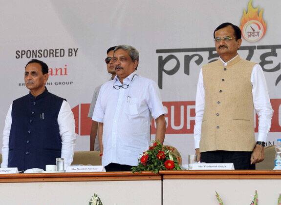 રક્ષા મંત્રીએ કહ્યું ઉરી હુમલા બાદ સોશિયલ મીડિયા પર પ્રધાનમંત્રી અને રક્ષા મંત્રી પર ઘણા લોકોએ સવાલો ઉઠાવ્યા હતા, સર્જિકલ સ્ટ્રાઈકના પુરાવાની માંગણી કરવામાં આવી હતી. પારિકરે કહ્યું ઘણા લોકો પુરાવા રજૂ કર્યા વિના માનતા નથી.