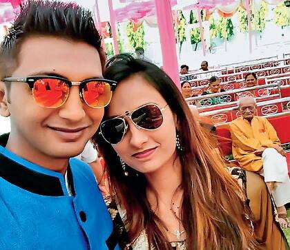 રાજકોટ: રાજકોટની ઠાકર હોટલ પરિવારના યુવાન વિવેકનું શંકાસ્પદ મોત નીપજતાં ખળબળાટ મચ્યો છે. વિવેક અગાઉ બળાત્કારના કેસમાં જેલમાં ગયો હતો તેના કારણે ઘેરૂં રહસ્ય ઉભું થયું છે. પીએમ રિપોર્ટ આવ્યા બાદ તેના મોતનું કારણ જાણવા મળશે અને આ રહસ્ય પરથી પડદો ઉંચકાશે તેવી આશા છે.