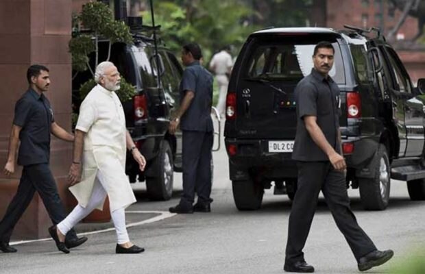 Pm Modi Bans Mobile Phones In Cabinet Meetings PM મોદીએ કેબિનેટ મીટિંગમાં ફોન લઈ જવા પર લગાવ્યો પ્રતિબંધ