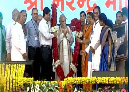 કાર્યક્રમની શરૂઆતમાં નાયબ મુખ્યમંત્રી નીતિન પટેલે ભાષણ આપ્યુ હતું. નીતિન પટેલે વડાપ્રધાન મોદીના વખાણ કર્યા હતા. તેમણે કહ્યુ હતું કે દિવ્યાંગોને પોતાના હાથે ભેટ આપી સહાનુભૂતિ સાથે તેમનું સન્માન વધાર્યું છે