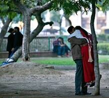 ગાંધીનગરઃ ફિયાન્સે સાથે પોલીસ અધિકારી કેનાલ પાસે અંધારામાં બેઠા હતા ને નકલી પોલીસ આવી ગઈ, જાણો પછી શું થયું ?