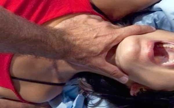 ફરિયાદમાં પીડિતાએ કહ્યુ કે, વીડિયો વાયરલ કરવાની ધમકી આપી મારા પર વારંવાર બળાત્કાર ગુજાર્યો હતો. અને 2 લાખ રૂપિયા પડાવી લીધા હતા. હાલમાં પોલીસે ઘટનાસ્થળનું નિરીક્ષણ કરી તપાસ હાથ ધરી હતી. પોલીસે મયંક ઉર્ફ ચીકનાની શોધખોળ હાથ ધરી હતી. 