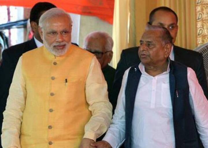 નવી દિલ્લીઃ સમાજવાદી પાર્ટીમાં પડેલા ભંગાણ બાદ પાર્ટીની મહત્વપૂર્ણ બેઠકમાં મુખ્યમંત્રી અખિલેશ યાદવ અને કાકા શિવપાલ યાદવ વચ્ચે ધક્કામુક્કી થયાના અહેવાલ છે, આ અગાઉ મુલાયમ સિંહ યાદવે વિવાદને શાંત કરવા માટે કહ્યુ હતું કે, મેં પાર્ટી માટે ખૂબ સંઘર્ષ કર્યો છે. વડાપ્રધાન મોદીને યાદ કરતા કહ્યુ હતું કે તેઓ દઢ નિશ્વય અને સંઘર્ષથી વડાપ્રધાન બન્યા છે.