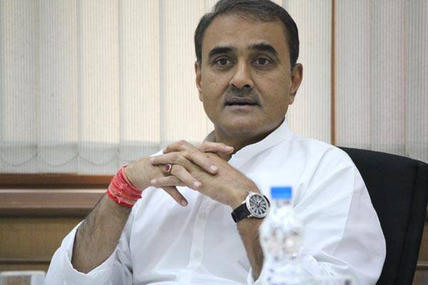 ગુજરાતમાં એનસીપી પોતાની અલગ ઓળખ ઊભી કરશે. રાજ્યમાં ત્રીજો વિકલ્પ ન મળ્યો હોય એનસીપી માટે રાજકીય જગ્યા મળશે. આ ઉપરાંત જૂનાગઢ કૉંગ્રેસનાં મંત્રી રમેશ ભીમણી, પંચમહાલના તખ્તસિંહ, દલિત આગેવાન મંજીભાઈ સોલંકી અને કૉંગ્રેસના અનેક આગેવાનો એનસીપીમાં જોડાયા છે. 