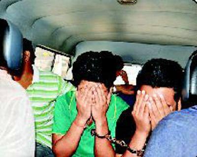 તપાસ એજન્સીની માહિતી પ્રમાણે આરોપીઓએ નવ લાખ ડોલર સ્કીમ હેઠળ એકઠા કર્યા હતા અને તેમના મૂળ વિલિયમ્સન કાઉન્ટીના ખાતામાંથી વિદેશી બેન્કના ખાતામાં ટ્રાન્સફર કર્યા હતા. અત્યારે પોલીસે દ્વારા વધુ તપાસ કરવામાં આવી રહી છે. આ કૌભાંડમાં અન્ય સંડોવાયેલા અંગે પણ તપાસ કરવામાં આવી રહી છે. 