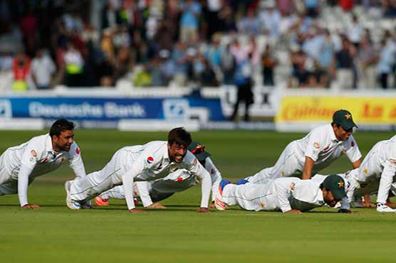 પાકિસ્તાની બોર્ડે પોતાના ક્રિકેટરો પણ લગાવ્યો વિચિત્ર પ્રતિબંધ, જાણો 