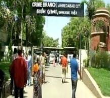સરખેજ લૂંટ મામલોઃ ક્રાઇમ બ્રાંચે 2 આરોપીને 4 લાખ રૂપિયા સાથે ઝડપી પાડ્યા