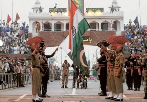 Bsf Says Wont Exchange Sweets With Pakistan On Wagha Border BSFની ઘોષણા: વાઘા બોર્ડર પર પાકિસ્તાન રેંજર્સ સાથે નહિ કરે મિઠાઈની આપ-લે