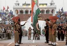 BSFની ઘોષણા: વાઘા બોર્ડર પર પાકિસ્તાન રેંજર્સ સાથે નહિ કરે મિઠાઈની આપ-લે