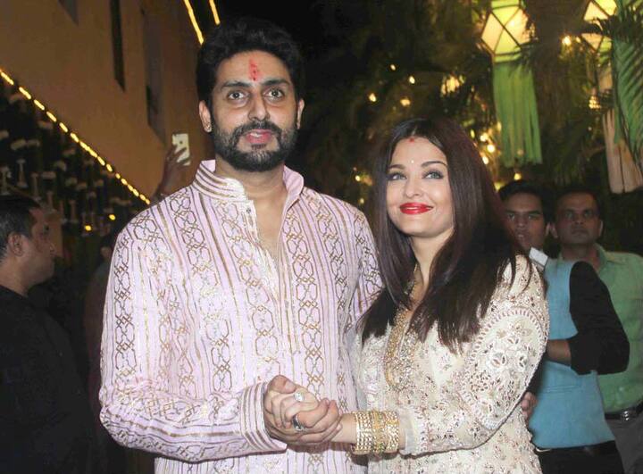 ઐશ્વર્યા અને અભિષેકે અહીં હાજર ફોટોગ્રાફર્સને પોઝ પણ આપ્યા અને તસવીર ક્લિક કરાવી.