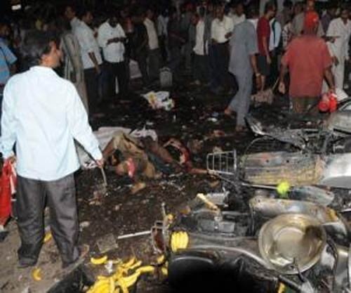 અમદાવાદ બ્લાસ્ટ કર્યા બાદ આરોપી મુજીબ અન્ય આરોપીઓને મળ્યો હતો. ત્યાર બાદ તેણે મધ્યપ્રદેશ, બિહાર, મહારાષ્ટ્ર, ઝારખંડ, બિહાર, ઉત્તપ્રદેશમાં આશ્રય મેળવ્યો હતો. ત્યાર બાદ તેણે ફાયર આર્મ્સ સહિત પ્રાણઘાતક હથિયારો ખરીધ્યા હતા એમણે લૂંટ-ધાડ જેવા ગંભીર ગુના આચર્યા હોવાની વિગતો સામે આવી હતી.