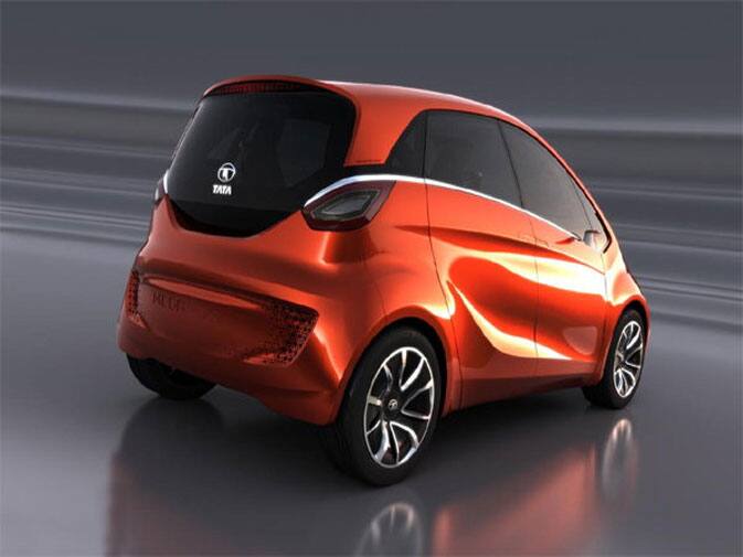 તો બીજી બાજુ એવું પણ માનવામાં આવે છે કે TATAની કાર પેટ્રોલથી નહિ પણ બટેરીથી ચાલે છે. આ કારને ક્યાંય રોકીને ચાર્જ નથી કરવી પડતી કેમ કે તે ચાલતા ચાલતા જ ચાર્જ થઇ જાય છે. ટાટાની મેગાફિક્સલમાં લીથિયમ આયન ફાસ્ફેટ બેટરી લાગેલી છે. જેનાથી પેટ્રોલ એન્જીન જનરેટર કારથી ચાલતા પણ ચાર્જ કરી શકાય છે. પટ્રોલ એન્જીન ઘણું ઓછુ ફ્યુલ કંજ્યુમ કરે છે. જેથી કારનું માઇલેજ ફક્ત પેટ્રોલ પુરતું સિમિત રહી જાય છે.