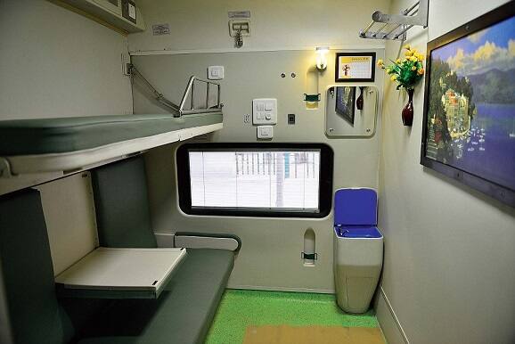 રેલવે અધિકારીઓના કહેવા અનુસાર આ ટ્રેન બે શહેરોને રાતની મુસાફરીથી જોડવાનો ઉદ્દેશથી શરૂ કરવામાં આવશે. હમસફર એક્‍સપ્રેસમાં પ્રત્‍યેક બર્થની સાથે મોબાઈલ અને લેપટોપ ચાર્જિંગ પોઈન્‍ટ લાગેલા રહેશે.