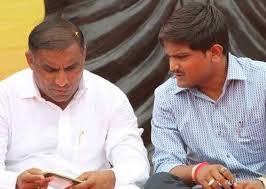 પાસ સિનીયર નેતા અને હાર્દિકના સાથીદાર દિનેશ બાંભણીયાનું કહેવુ છે કે, અમે આ પહેલને ટેકો આપવા તૈયાર છીએ. કડવા અને લેઉઆ પાટીદારો એકઠા થાય તો અનામતનું આંદોલન વધુ વેગવંતુ બની શકે તેમ છે. તેમણે ઉમેર્યું કે હાર્દિક પટેલે પણ આ વિચારને સમર્થન આપ્યુ છે.