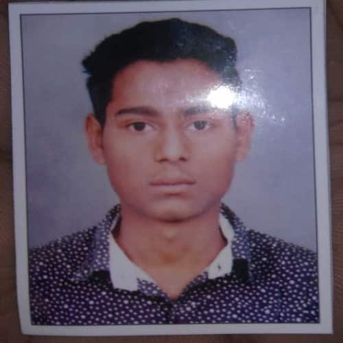 Because Of Talking With Girlfriend Two Friend Throe Boy In River ગર્લફ્રેંડ સાથે વાત કરતો હોવાથી બે મિત્રોએ યુવકને નદીમાં ફેકી દીધો