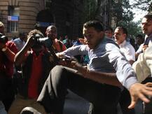 બોમ્બે હાઉસ બહાર હોબાળો: મિસ્ત્રીની સિક્યોરિટી સાથે ઝપાઝપીમાં ફોટોગ્રાફરો ઘવાયા