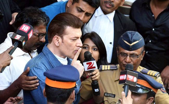 Aditya Pancholi Sentenced To One Year Simple Imprisonment પાડોશી પર હુમલો કરવાને મામલે અભિનેતા આદિત્ય પંચોલીને એક વર્ષની જેલ, મળ્યા જામીન