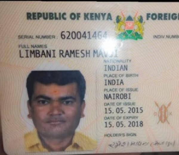 ફાયરિંગ બાદ રમેશને સારવાર અર્થે લઇ જવામાં આવ્યો હતો જ્યા સારવાર દરમિયાન તેનું મોત નીપજ્યું છે. નાઇરોબીના થીકા ટાઉન વિસ્તારમાં ફાયરિંગ કરવામાં આવ્યું છે જેમાં ગુજરાતી પરિવારના રમેશ લિંબાણીની હત્યા થઇ છે. રમેશ મૂળ દહીસરા ગામનો વતની હતો. આ પહેલા પણ વિદેશમાં વસતા ગુજરાતીઓને નિશાન બનાવવામાં આવ્યા હતા. એવામાં હવે આફ્રિકાથી વધારો થઇ રહ્યો છે. ગુજરાતના કચ્છના રહેવાસી રમેશ લિંબાણી પર કોઇ શખસોએ ફાયરિંગ કરીને નાઇરોબીમાં હત્યા કરી છે.