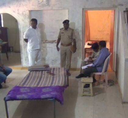  પોલીસના કહેવા પ્રમાણે, યશ મોજશોખ ધરાવે છે. મૃતકના માતા અમેરિકામાં આવતા જતા હતા અને તેની માતાએ જોઇન્ટ એકાઉન્ટમાં જે રૂપિયા રાખ્યા હતા તે તેણે વાપરી નાખ્યા હતા. જેથી માતાના રૂપિયા વાપરી નાખ્યા હોવાની બાબત માતાને ખબર ના પડે તેથી તેણે પોતાના મિત્રને સાથે રાખી માતાની હત્યા કરી નાખી હતી. પોલીસે હાલમાં આગળની કાર્યવાહી હાથ ધરી હતી. 