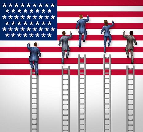 ઉદાહરણ તરીકે કેલિફોર્નિયાના ઈલેક્ટોરલ કોલેજમાં 55 મત છે. હિલેરી અને ટ્રમ્પમાંથી જે કેલિફોર્નિયામાં વધારે મત લઈ જાય તેને આ બધા 55 મત મળી જાય. નેબ્રાસ્કા અને મરીન એ બે સ્ટેટને બાદ કરતાં બધા સ્ટેટમાં આ રીતે જ સ્ટેટના તમામ ઈલેક્ટોરલ મત સૌથી વધારે સીધા મત મેળવનારને મળે તેવી વ્યવસ્થા છે. 