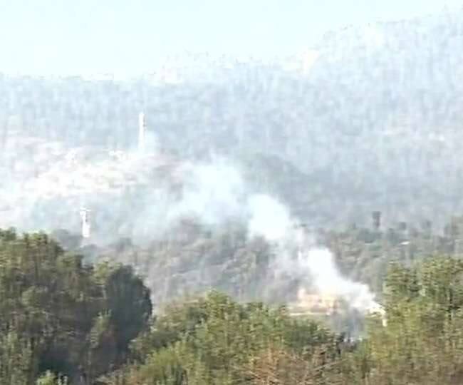 પાકિસ્તાને ફરી સીઝફાયરનું કર્યું ઉલ્લંઘન, નૌશેરામાં ગોળીબાર, 1 ભારતીય જવાન શહીદ Ceasefire Violation In Nowshera Sector Of Jammu And Kashmir પાકિસ્તાને ફરી સીઝફાયરનું કર્યું ઉલ્લંઘન, નૌશેરામાં ગોળીબાર, 1 ભારતીય જવાન શહીદ