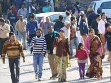 બહાર ફરવા જનારા સૌથી વધારે સલવાયા, જાણો કેમ તેમની હાલત થઇ કફોડી