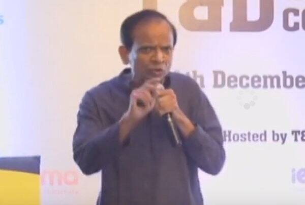 2014માં લોકસભાની ચૂંટણી પહેલાં અનિલ પીએમને મળ્યા હતા. વડાપ્રધાને મુલાકાત માટે માત્ર 9 મિનિટનો સમય આપ્યો હતો. પરંતુ જ્યારે તેમણે કરપ્શન રોકવા વિશે અને નકલી નોટોથી બચવા માટેની તેમની પ્રપોઝલ સંભળાવવાની શરૂઆત કરી તો મોદી તેમને બે કલાક સુધી સાંભળતા રહ્યા હતા.