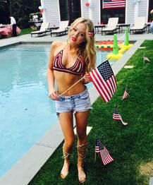 6711 કરોડ રૂપિયાની માલિક છે ડોનાલ્ડ ટ્રમ્પની નાની દીકરી, જુઓ હોટ તસવીરો 